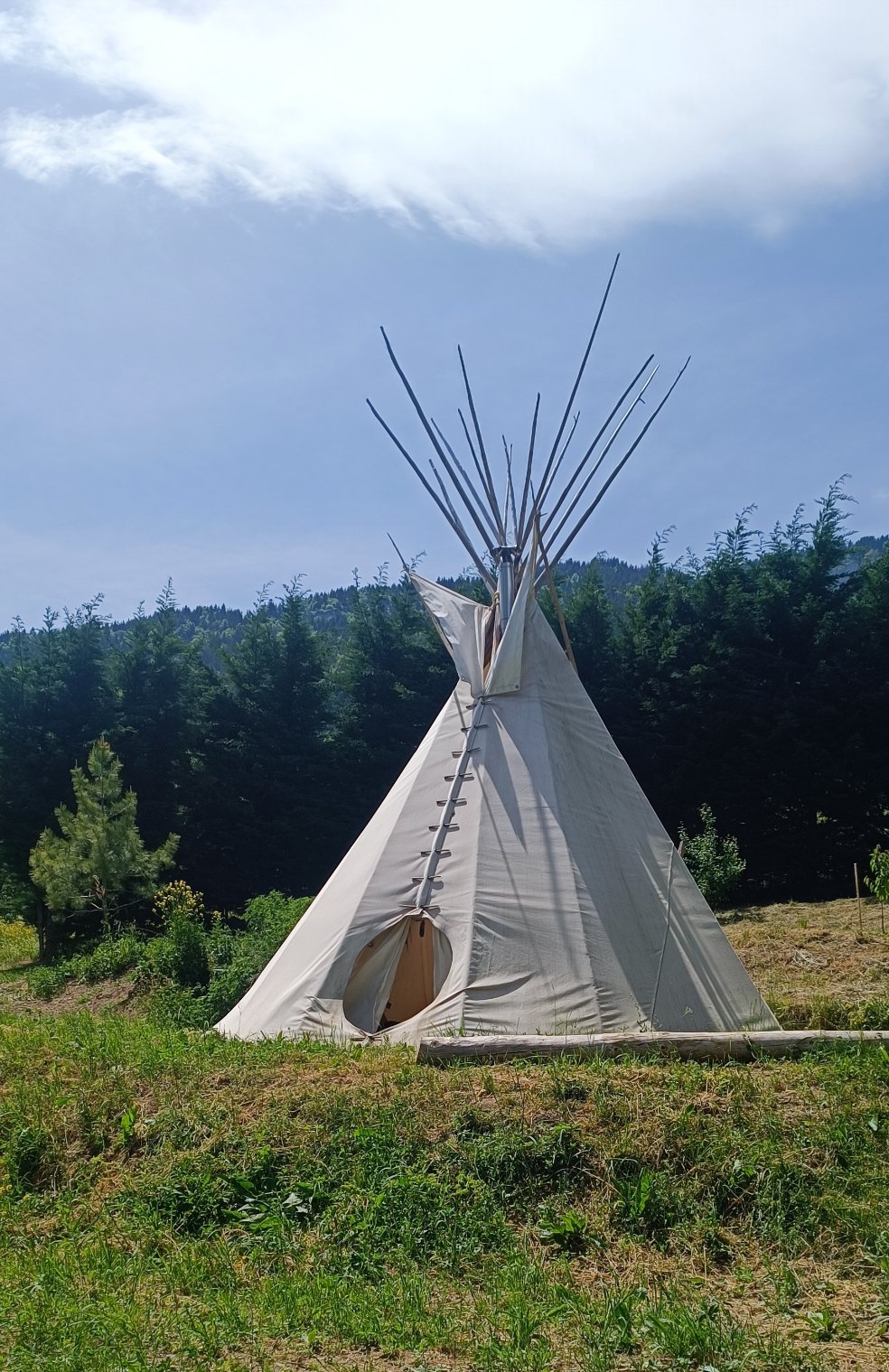 Tipi amérindien des stages chamaniques dans le Vercors