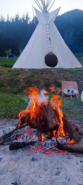 Le tipi Le tipi sous le ciel du Vercors